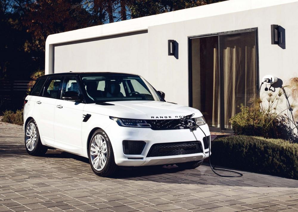 Range Rover Sport P400e có giá khởi điểm là 78.300 USD Range Rover Sport P400e có giá khởi điểm là 78.300 USD