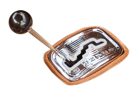 Mercedes-Benz 280 SL là một trong mẫu xe sớm nhất áp dụng kiểu Hộp số tự động kiểu zig-zag