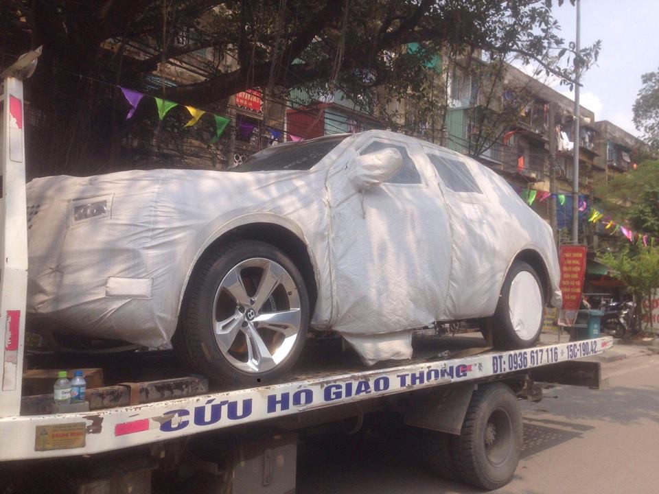 Bentley Bentayga lúc mới vận chuyển về tại Hải Phòng
