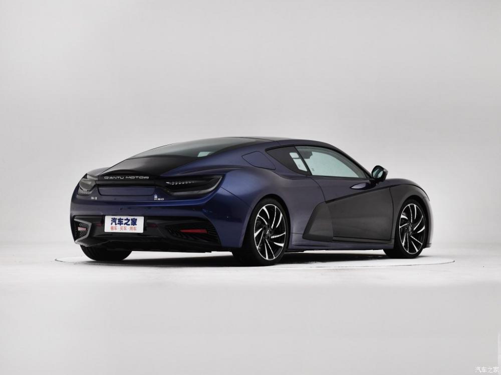 Qiantu K50 khi nhìn từ phía sau