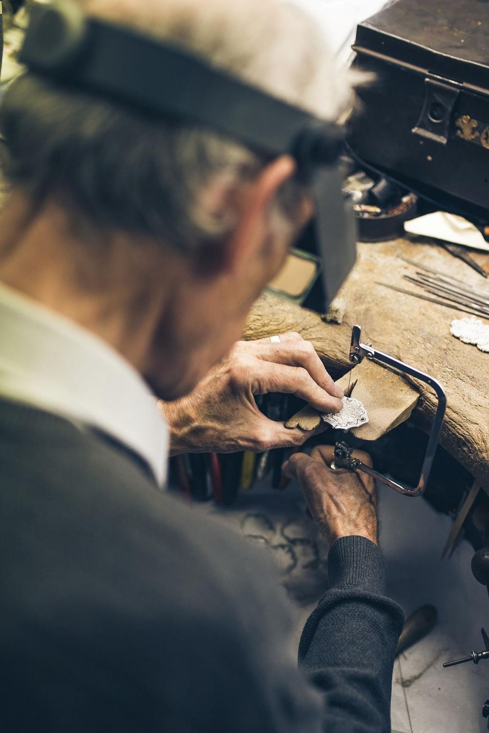 Công ty Vaughtons có gần 200 năm hoạt động trong nghề chế tạo khuy, huy chương và đúc tiền