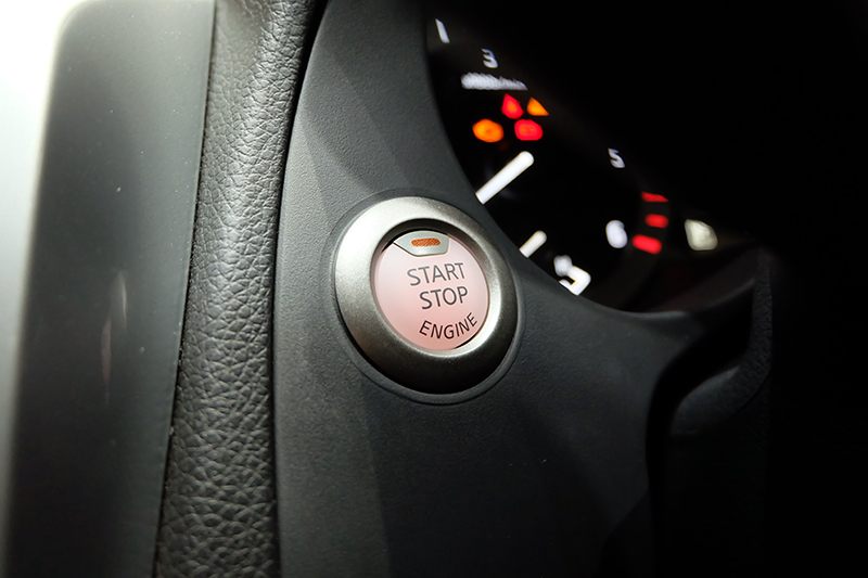 Nút bấm khởi động máy của Nissan Terra 2018 Nút bấm khởi động máy của Nissan Terra 2018