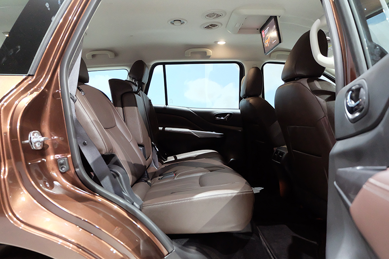 Hàng ghế thứ 2 của Nissan Terra 2018 Hàng ghế thứ 2 của Nissan Terra 2018