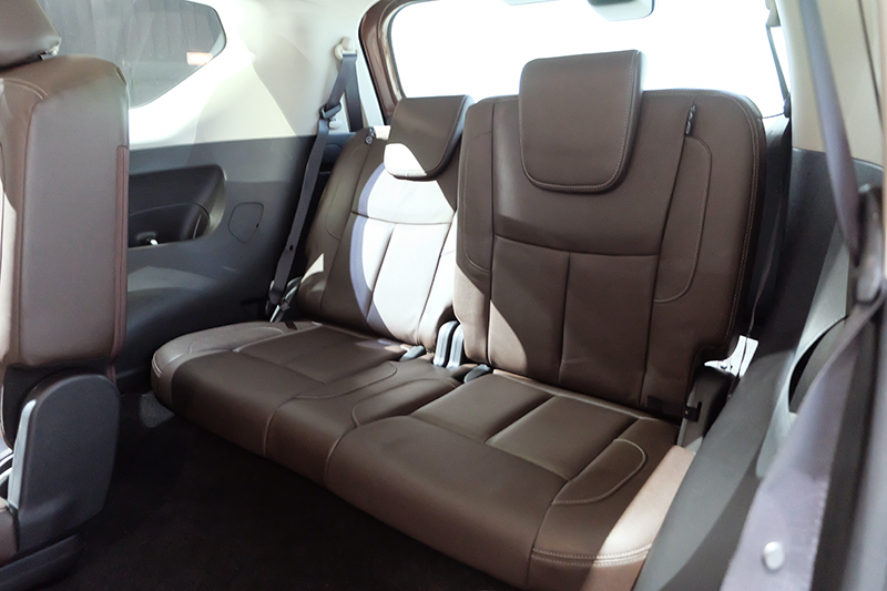 Hàng ghế thứ 3 của Nissan Terra 2018 Hàng ghế thứ 3 của Nissan Terra 2018