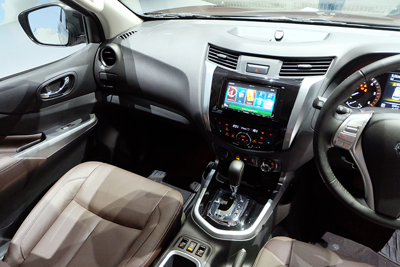 Hệ thống thông tin giải trí với màn hình cảm ứng 7 inch của Nissan Terra 2018 Hệ thống thông tin giải trí với màn hình cảm ứng 7 inch của Nissan Terra 2018