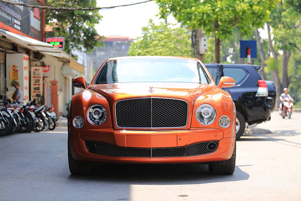 Bentley Mulsanne Speed màu cam độc nhất vô nhị tại Việt Nam