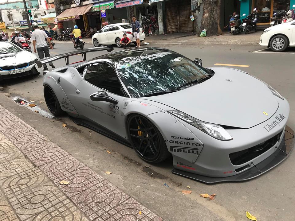 Đây là lần thứ 2 siêu xe này được chủ nhân khoác lại bộ áo xám lấy cảm hứng từ máy bay tiêm kích của Nhật có tên gọi Sentoki