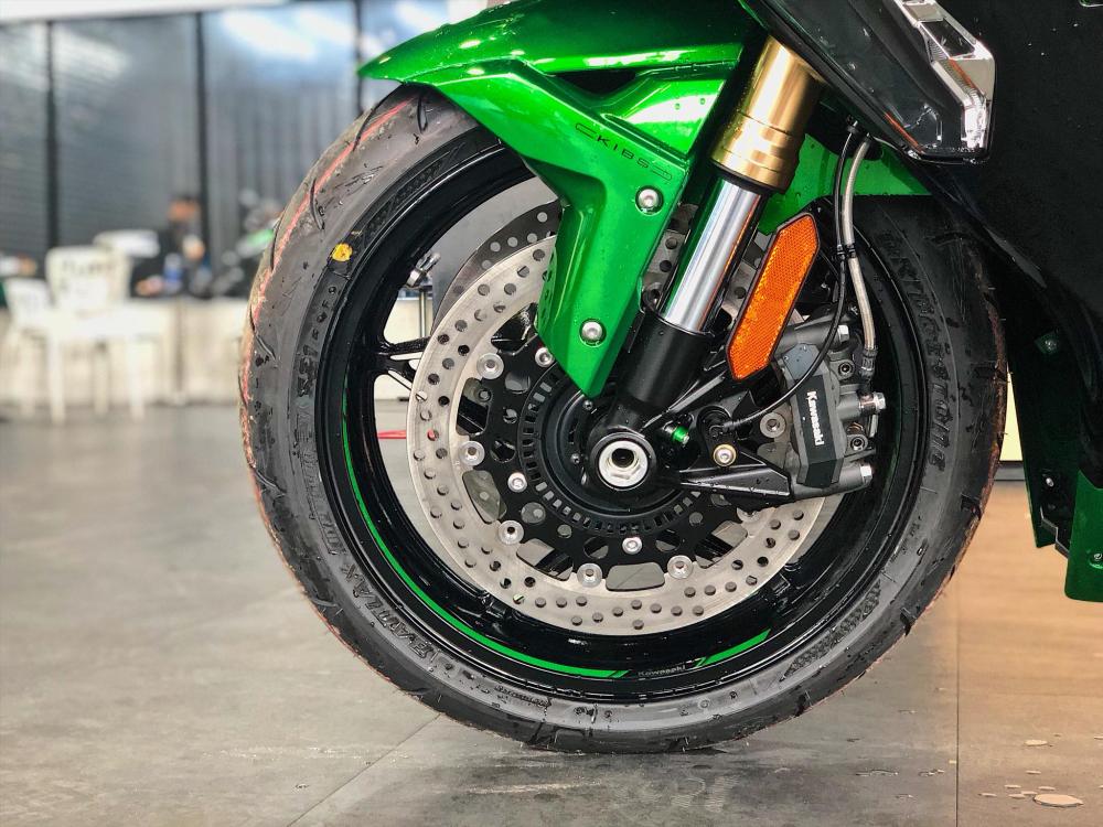 Hệ thống treo trước Kawasaki Ninja H2 SX SE Hệ thống treo trước Kawasaki Ninja H2 SX SE