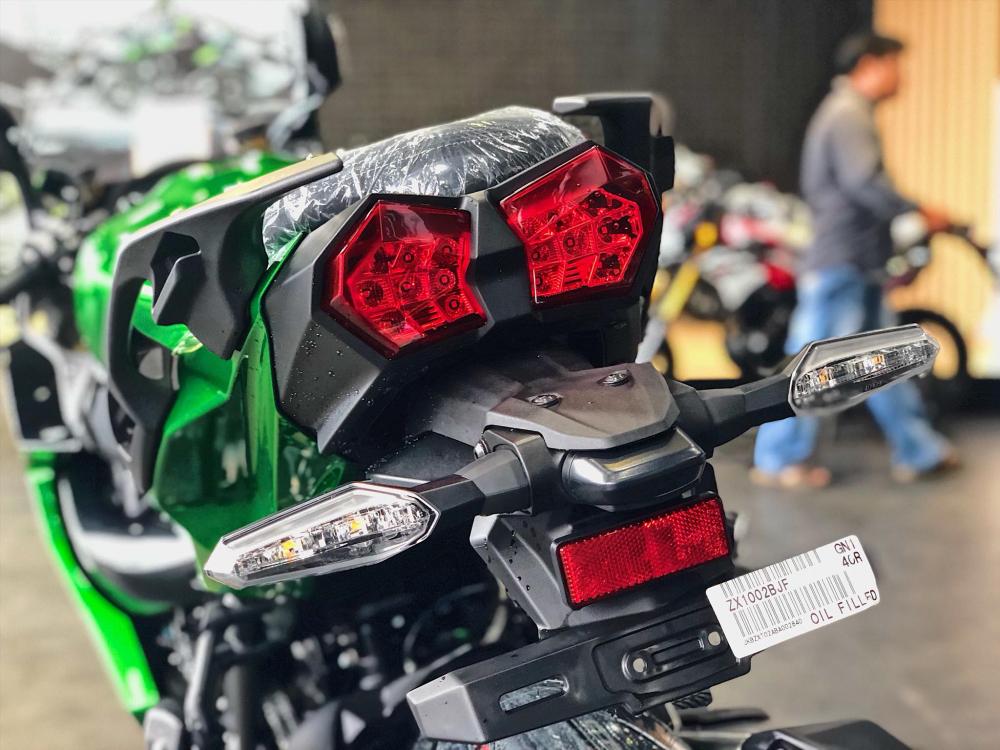 Đuôi xe Kawasaki Ninja H2 SX SE Đuôi xe Kawasaki Ninja H2 SX SE