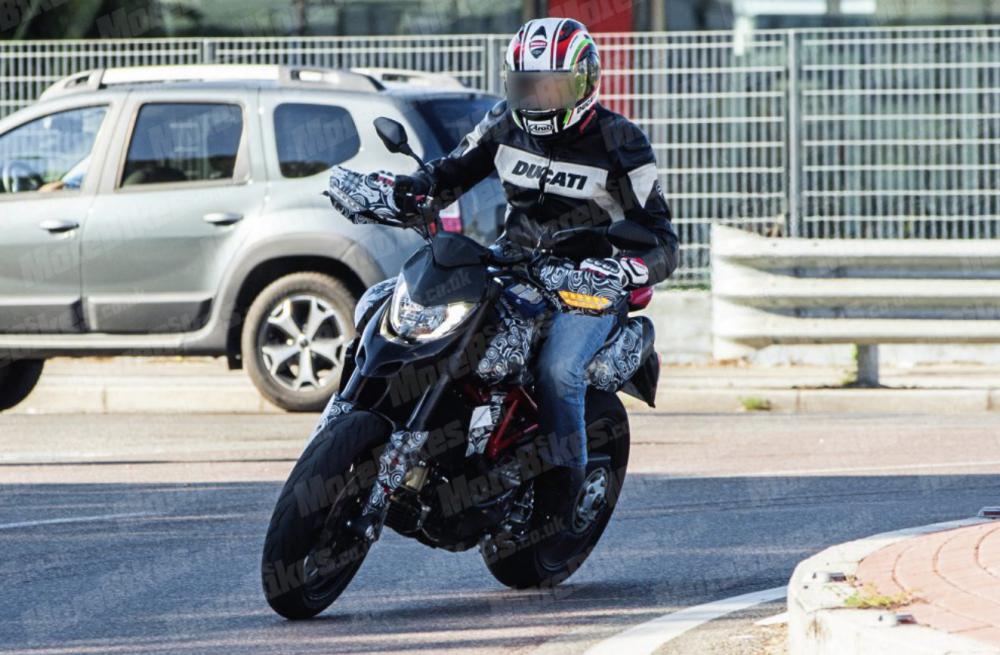 Ducati Hypermotard thế hệ mới lộ ảnh chạy thử 