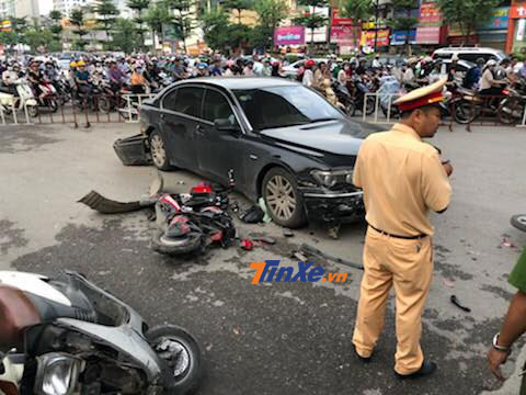 Lực lượng chức năng có mặt tại hiện trường