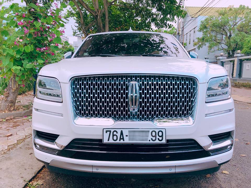 Lincoln Navigator Black Label L 2018 độc nhất vô nhị đã được chủ nhân cho ra biển kiểm soát của Quảng Ngãi