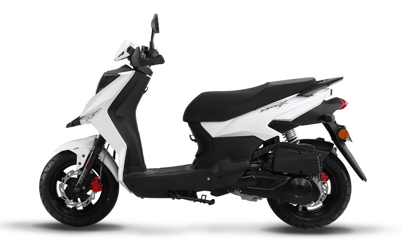 SYM CroX + 150 có sàn để chân rộng SYM CroX + 150 có sàn để chân rộng