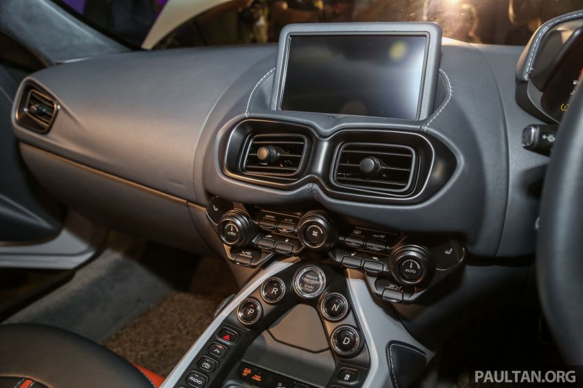 Hệ thống thông tin giải trí của Aston Martin V8 Vantage 2018 Hệ thống thông tin giải trí của Aston Martin V8 Vantage 2018