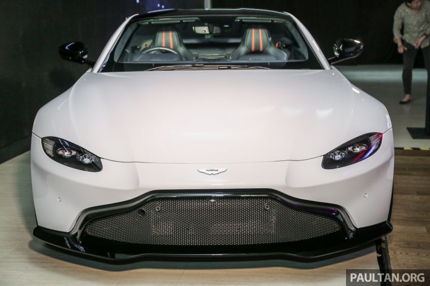 Thiết kế đầu xe của Aston Martin V8 Vantage 2018 Thiết kế đầu xe của Aston Martin V8 Vantage 2018