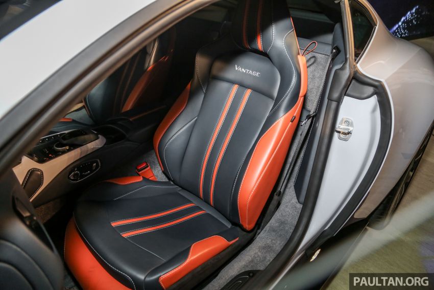 Ghế trước của Aston Martin V8 Vantage 2018 Ghế trước của Aston Martin V8 Vantage 2018