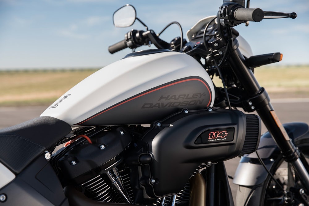 Harley-Davidson FXDR 114 2019 ra mắt quyết chiến đường đua