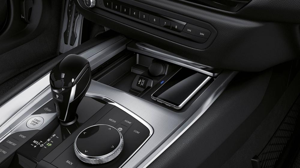 Cụm điều khiển trung tâm tối giản của BMW Z4 2019 Cụm điều khiển trung tâm tối giản của BMW Z4 2019