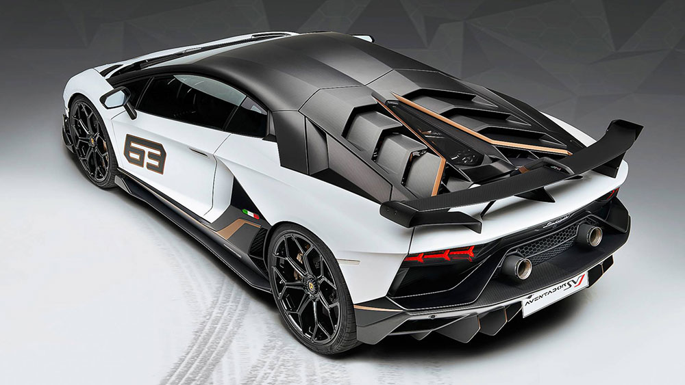 Lamborghini Aventador SVJ được trang bị lốp Pirelli P Zero Corsa mới