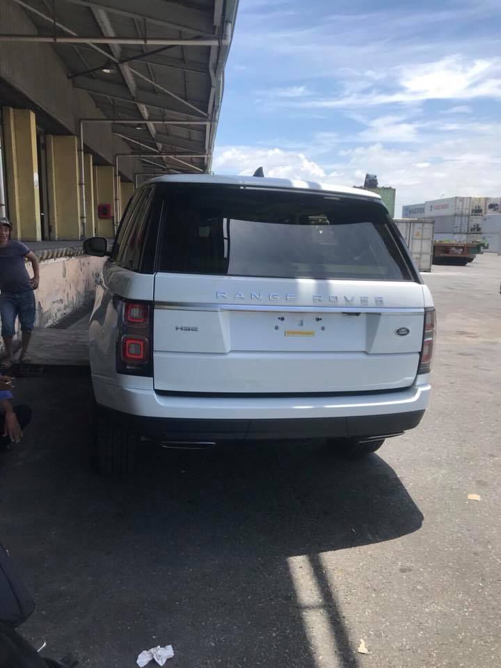 Range Rover đời 2018 mới cập bến Việt Nam thuộc phiên bản HSE