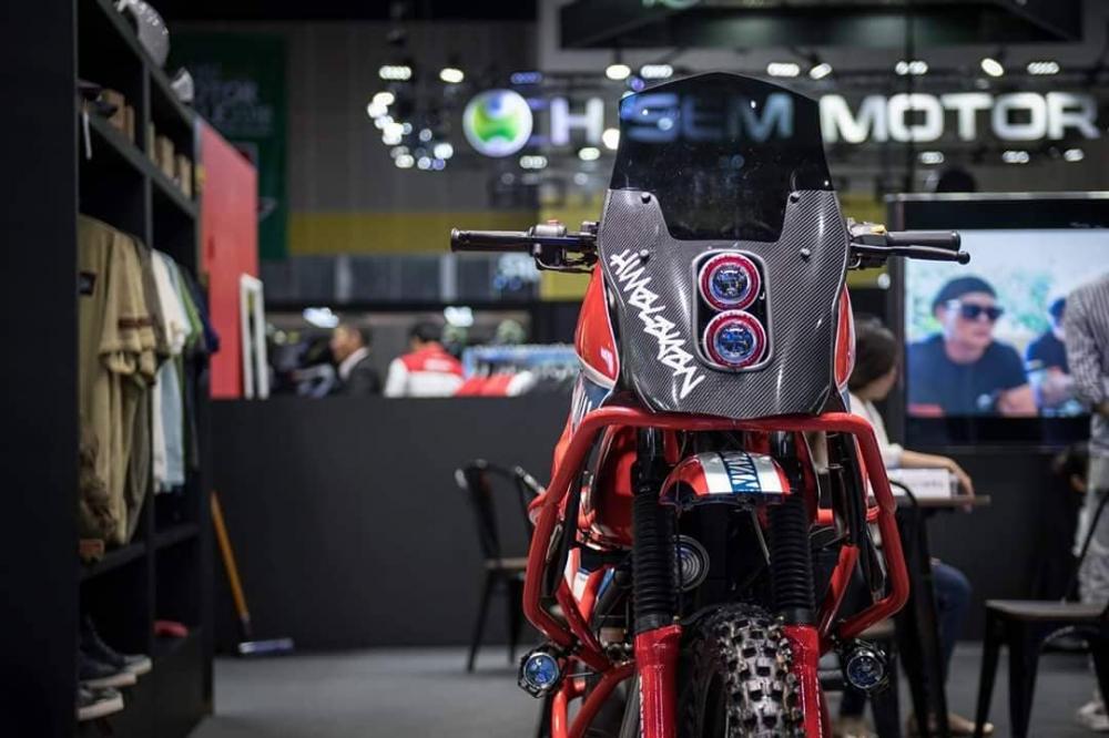 bản độ Dakar Rally từ chiếc Adventure cổ điển Himalayan bản độ Dakar Rally từ chiếc Adventure cổ điển Himalayan