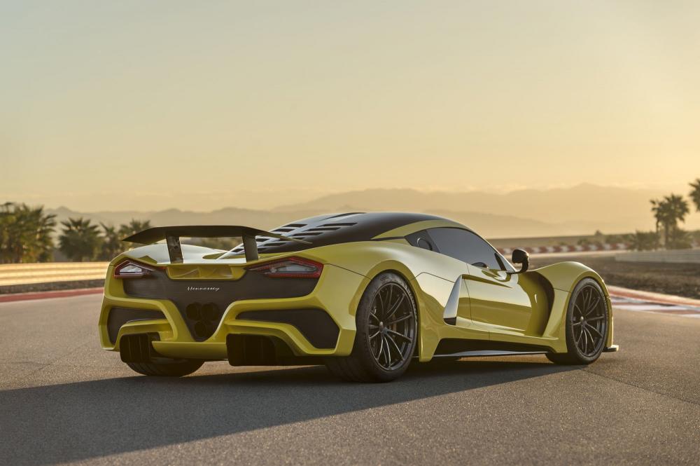 Hennessey Venom F5 chỉ có đúng 24 chiếc được sản xuất và có giá bán khoảng 1,6 triệu đô Hennessey Venom F5 chỉ có đúng 24 chiếc được sản xuất và có giá bán khoảng 1,6 triệu đô