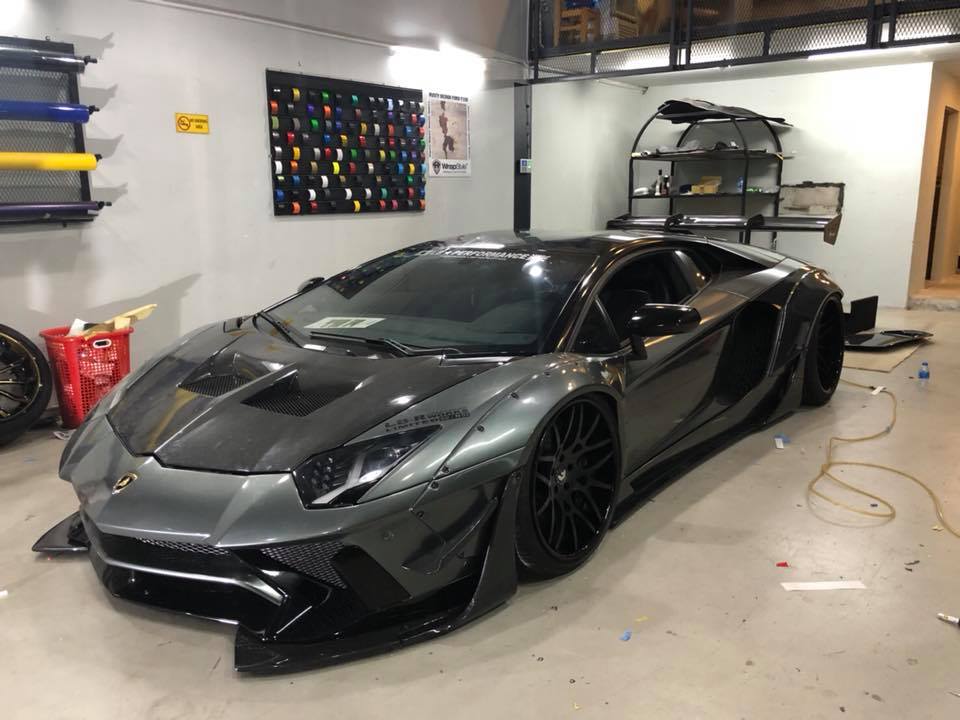 Tổng chi phí cho bản độ siêu xe Lamborghini Aventador Limited Edition 50 của người yêu xe tại Sài thành ước tính khoảng 3 tỷ đồng