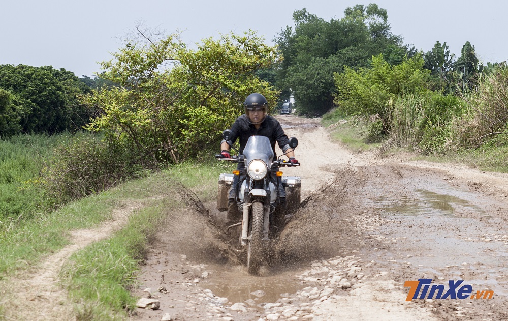 Đánh giá xe Royal Enfield Himalayan: Xế phượt chân chính hoàn hảo Đánh giá xe Royal Enfield Himalayan: Xế phượt chân chính hoàn hảo