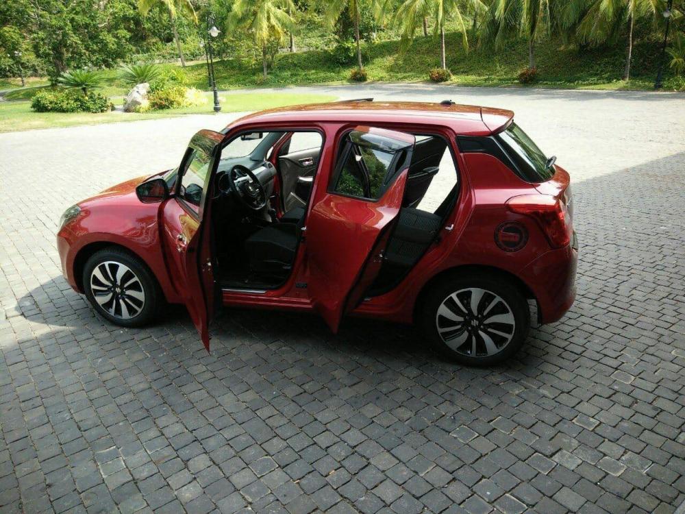Thuộc phân khúc hatchback hạng B, Suzuki Swift 2018 sẽ phải cạnh tranh với những cái tên như Mazda2 Hatchback, Toyota Yaris, Ford Fiesta,... Thuộc phân khúc hatchback hạng B, Suzuki Swift 2018 sẽ phải cạnh tranh với những cái tên như Mazda2 Hatchback, Toyota Yaris, Ford Fiesta,...