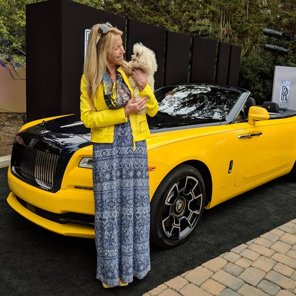 Vợ phó chủ tịch Google tại sự kiện nhận chiếc Rolls-Royce Dawn hàng thửa
