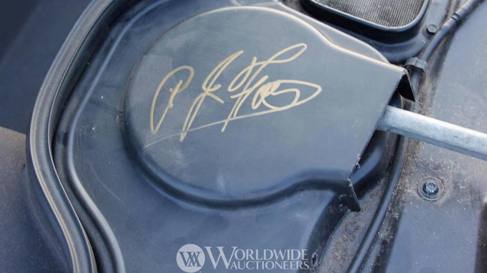 Chiếc xe này cũng có chữ ký của các kỹ sư tạo ra Ford GT thế hệ cũ Chiếc xe này cũng có chữ ký của các kỹ sư tạo ra Ford GT thế hệ cũ