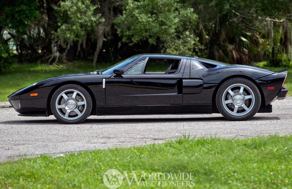 Chiếc Ford GT thế hệ cũ chuẩn bị được đem đi đấu giá vào thứ bảy này có số thứ tự 04 Chiếc Ford GT thế hệ cũ chuẩn bị được đem đi đấu giá vào thứ bảy này có số thứ tự 04