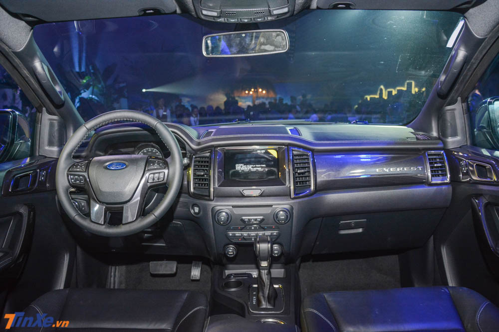  Nội thất Ford Everest 2018 cũng được nâng cấp nhẹ so với bản cũ 