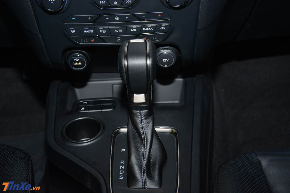 Động cơ mới trên Ford Everest 2018 sẽ kết hợp cùng hộp số tự động 10 cấp