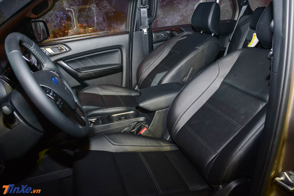 Hai 2 hàng ghế trước chỉnh điện