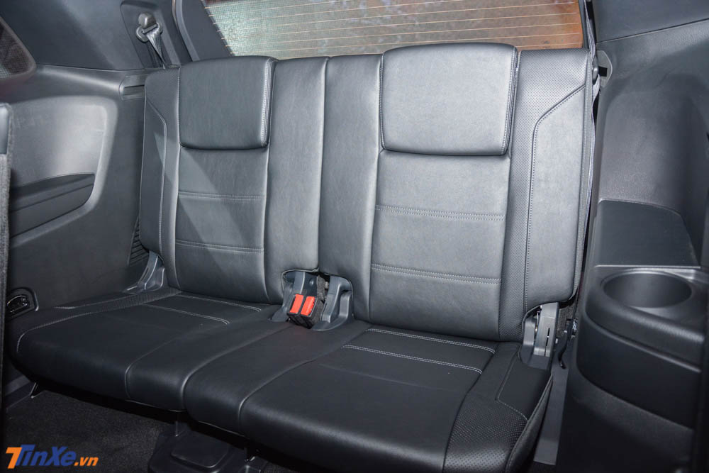 Hàng ghế thứ 3 của Ford Everest bản nâng cấp 2018 không có trang bị gì đáng giá so với bản cũ