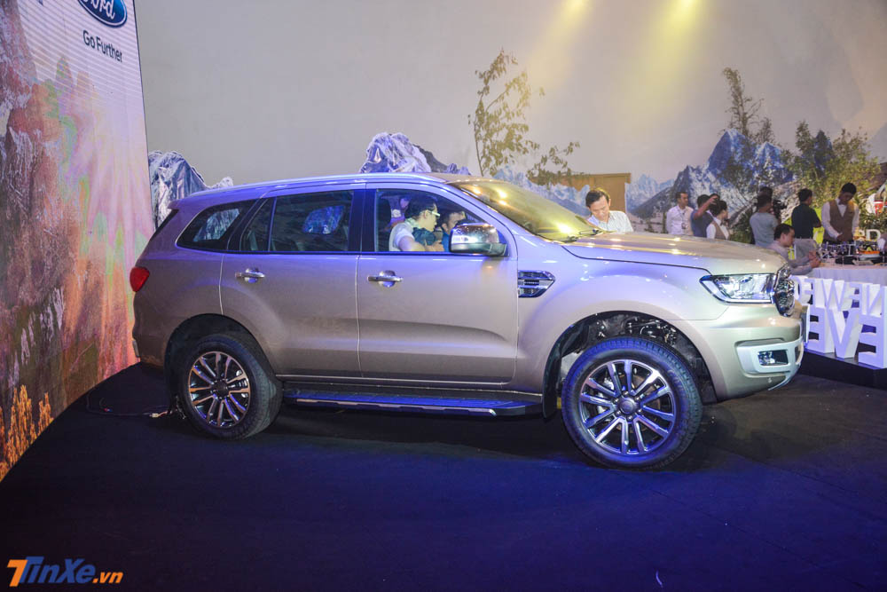 Động cơ tăng áp kép Bi-turbo và hộp số tự động 10 cấp của Ford Everest 2018 mới ra mắt Việt Nam cũng chính là trang bị cho Ford Ranger Raptor 2019 