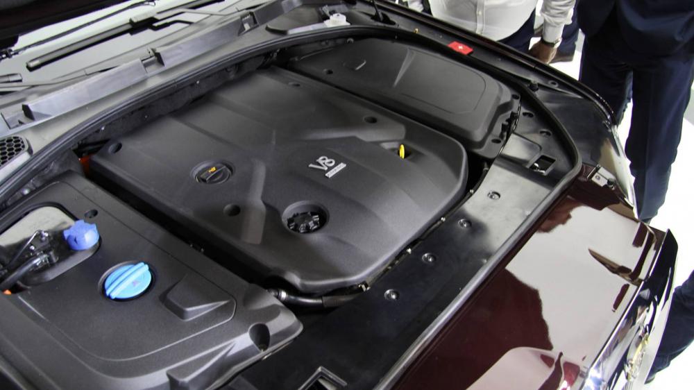 Động cơ của Aurus Senat