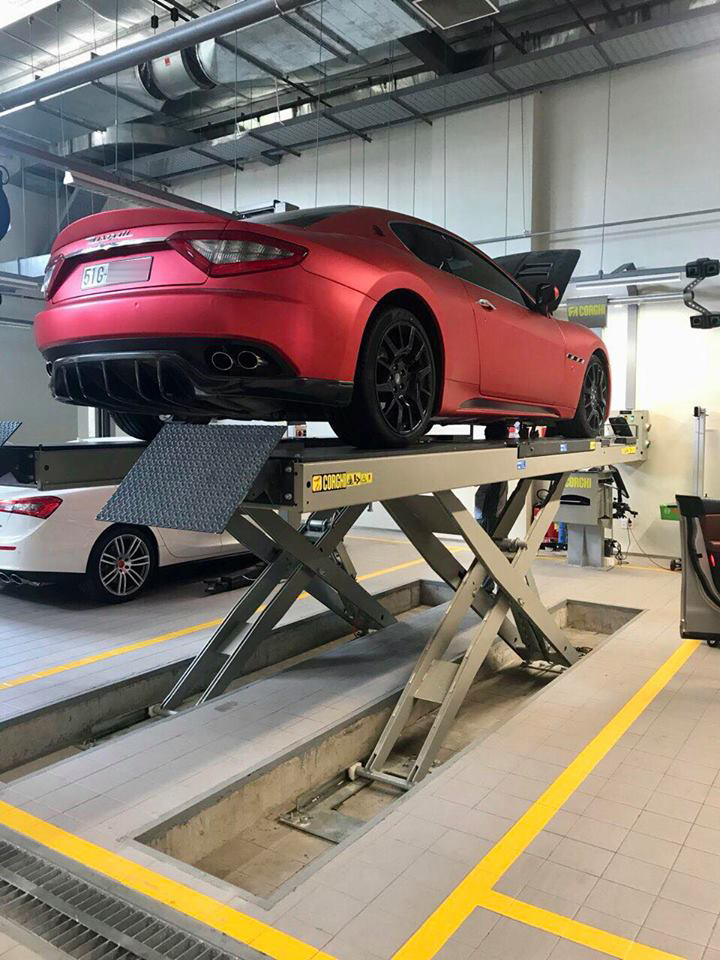 Gần đây nhất chiếc xe thể thao Maserati Granturismo độ body kit hiệu suất cao MC Stradale được chủ nhân khoác áo đỏ nhám
