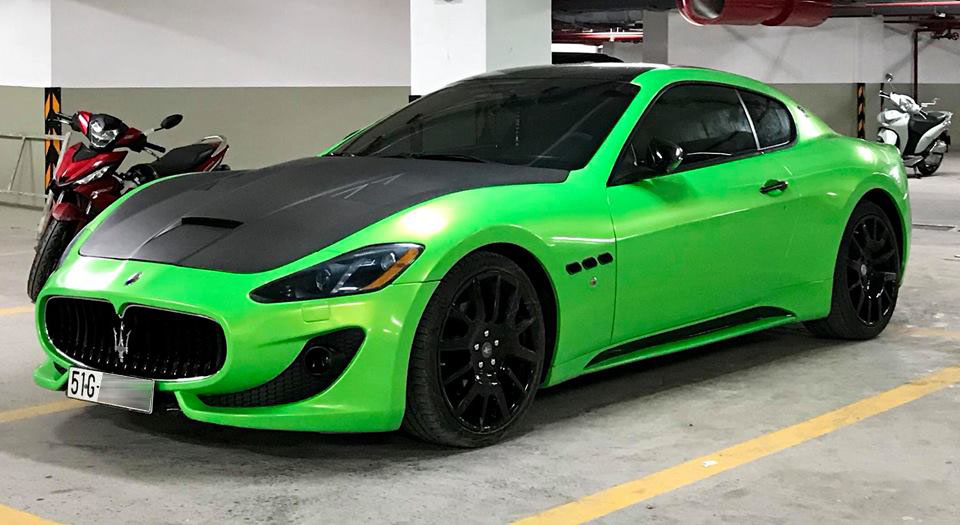 Ngoại hình chiếc Maserati Granturismo màu xanh dạ quang đã được độ body kit MC Stradale