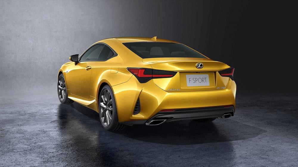 Lexus RC 2019 nhìn từ phía sau Lexus RC 2019 nhìn từ phía sau
