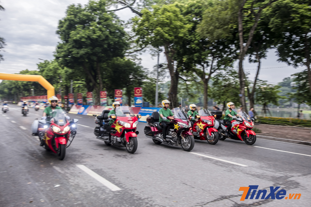 Dàn xe Honda Goldwing cùng nhau xuất hiện trong buổi sáng 2/9/2018.