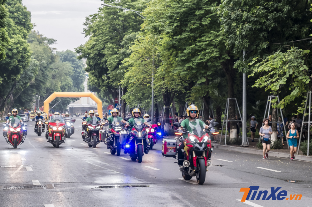 Có thể dễ dàng nhận ra những mẫu xe quen thuộc như Ducati Multistrada, BMW GS1200, Honda Goldwing,...