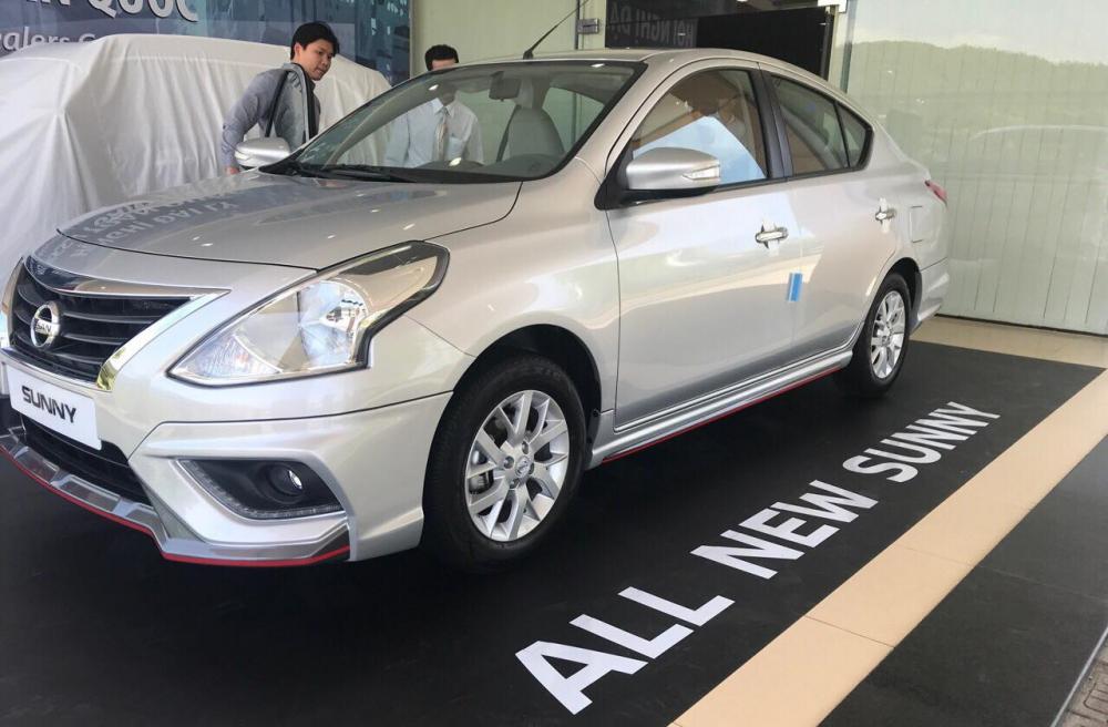 Chiếc Nissan Sunny 2018 được trưng bày trong sự kiện dành cho đại lý