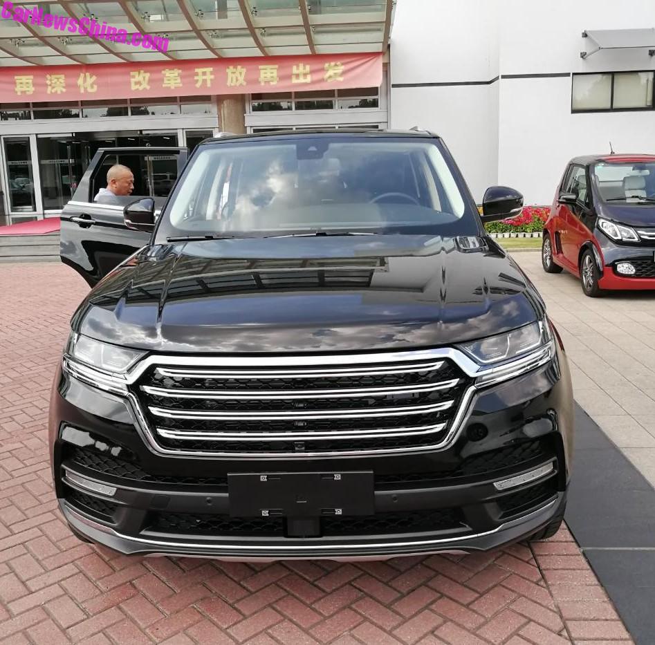 Phía trước của Zotye T900