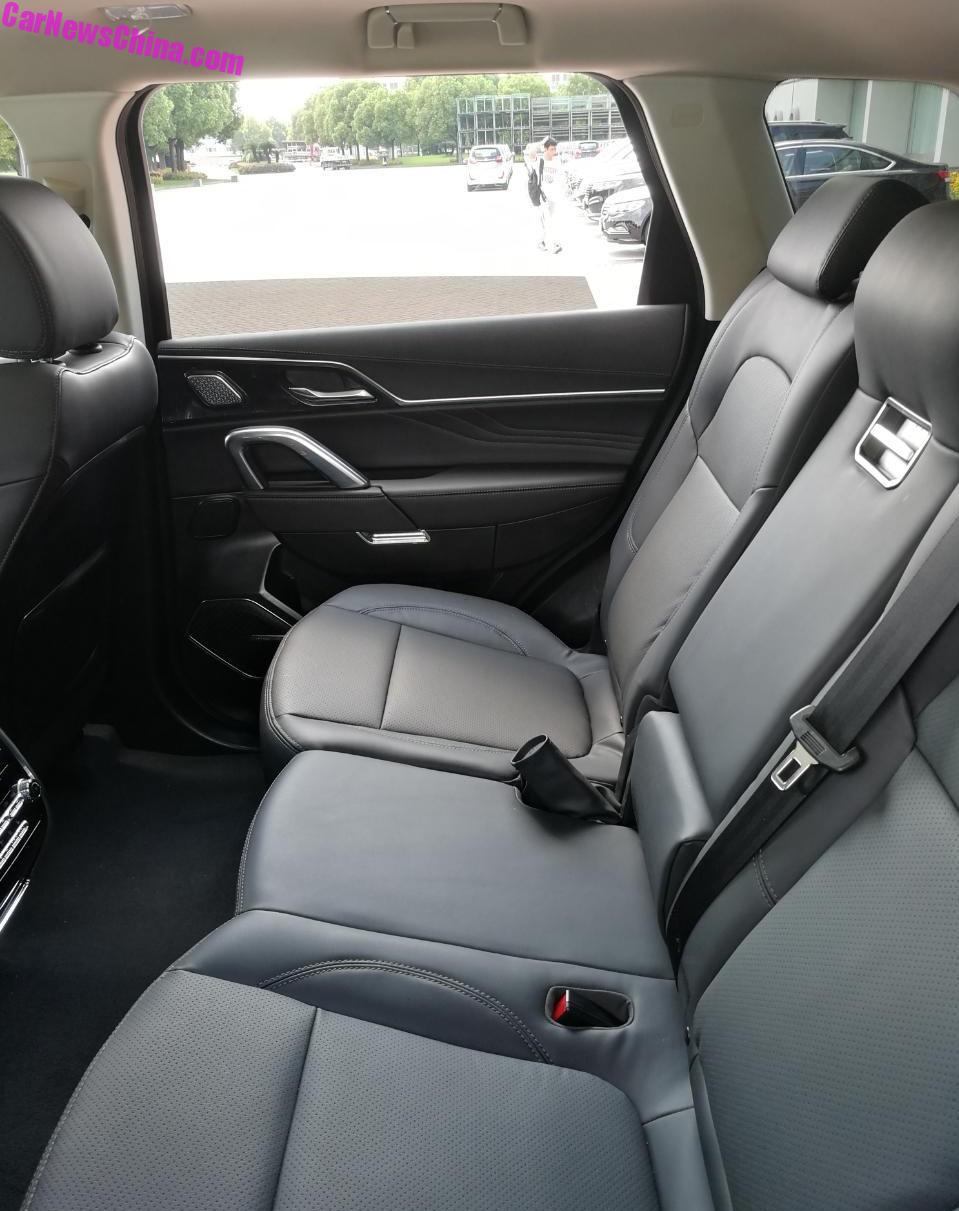 Hàng ghế phía sau của Zotye T900