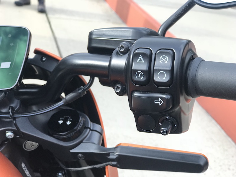 Cận cảnh bản thương mại mô tô điện Harley-Davidson LiveWire Cận cảnh bản thương mại mô tô điện Harley-Davidson LiveWire