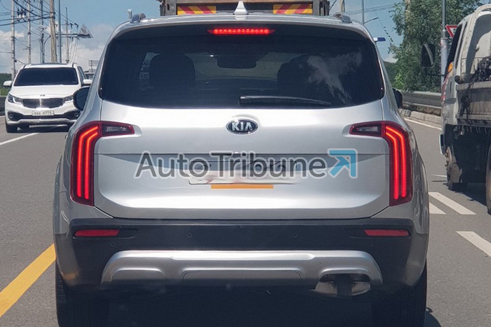 Cận cảnh Kia Telluride 2019 khi nhìn từ phía sau