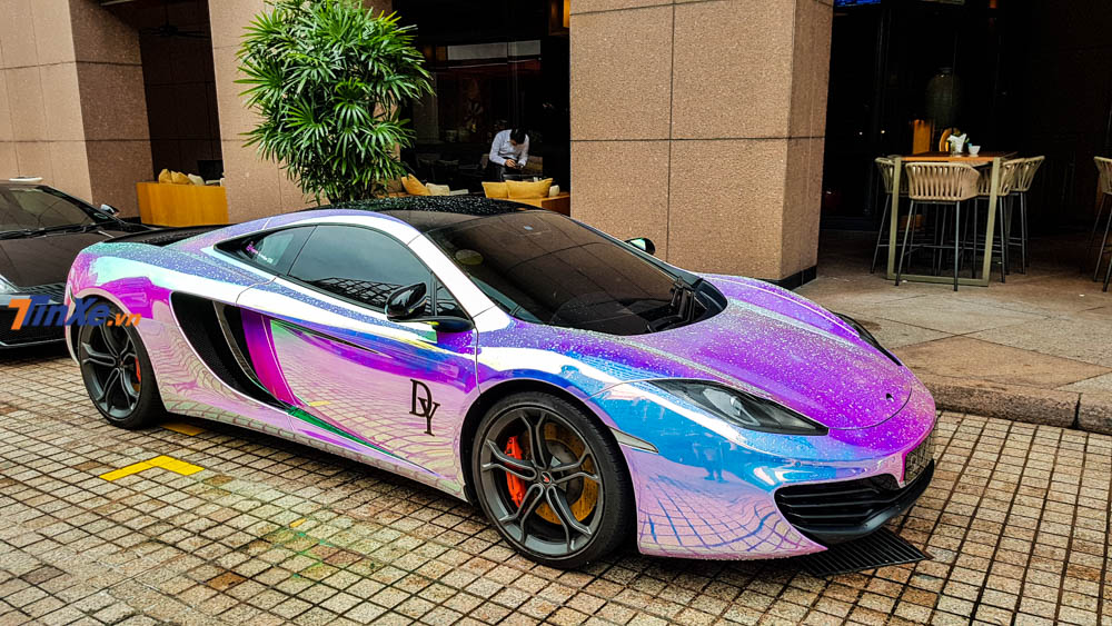 Bộ áo nổi bần bật này mang đến ngoại hình bóng bẩy cho siêu xe McLaren MP4-12C Bộ áo nổi bần bật này mang đến ngoại hình bóng bẩy cho siêu xe McLaren MP4-12C