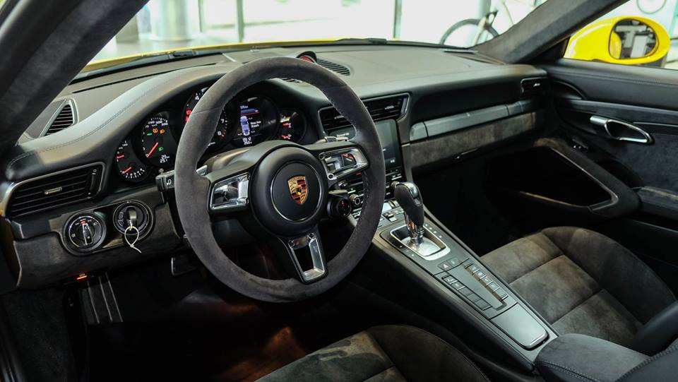 Xe sử dụng hộp số 7 cấp ly hợp kép PDK Xe sử dụng hộp số 7 cấp ly hợp kép PDK